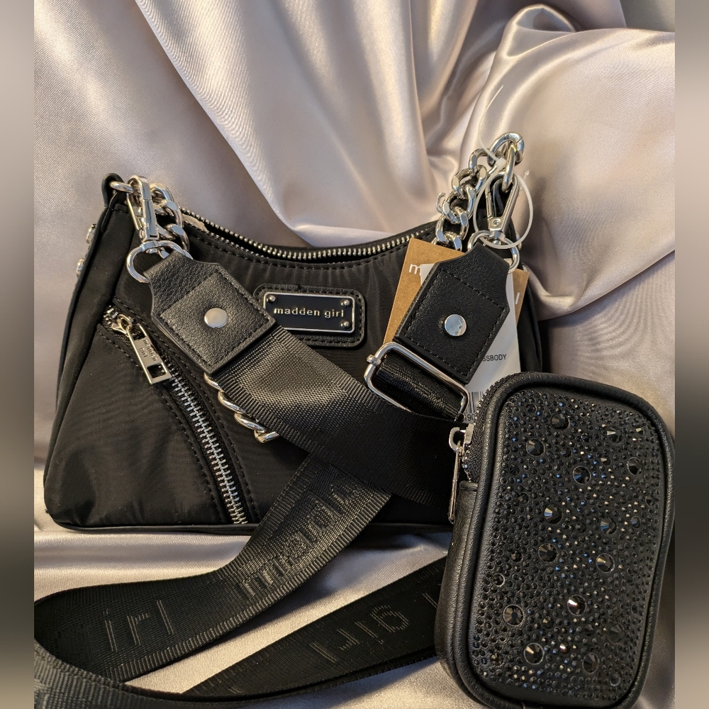 NWT Madden Girl Black Crossbody Bag with Silver Chain Detail - Picture 2 of 11